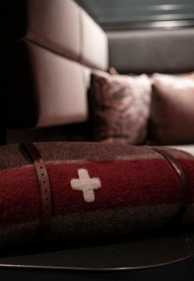Huus Gstaad Hotel Saanen Eksteriør billede